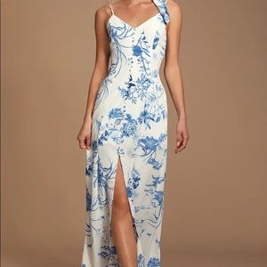 Lulu’s Floral Maxi Dress